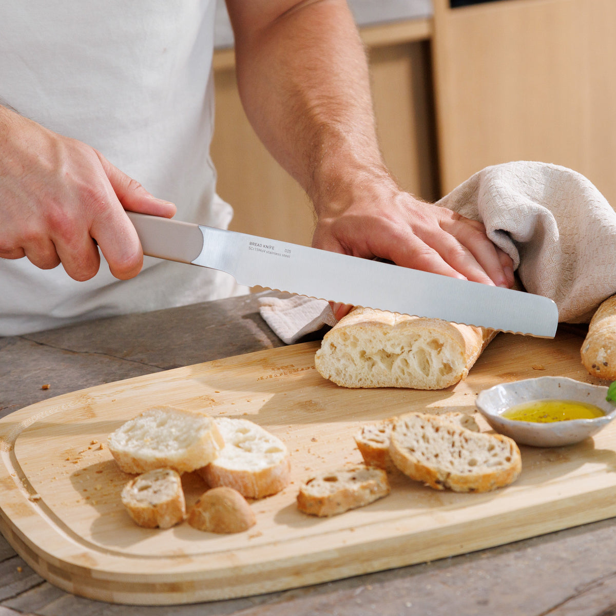 Elements-bread-knife-20-cm-sand-lifestyle
