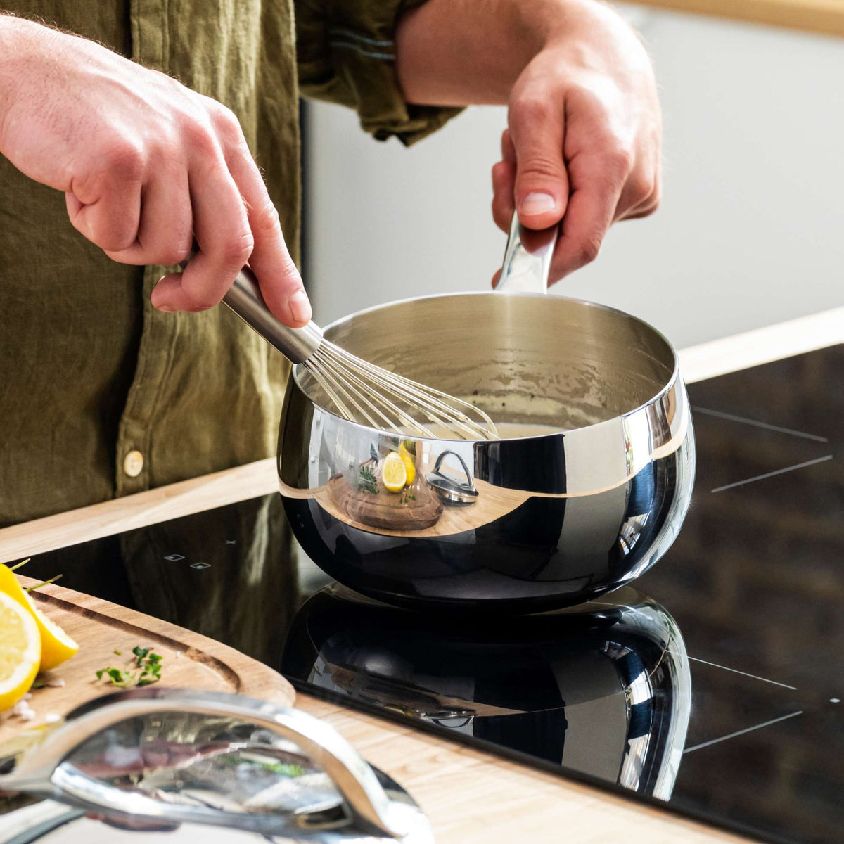 Belly-sauce-pan-stellar-steel-16CM-1