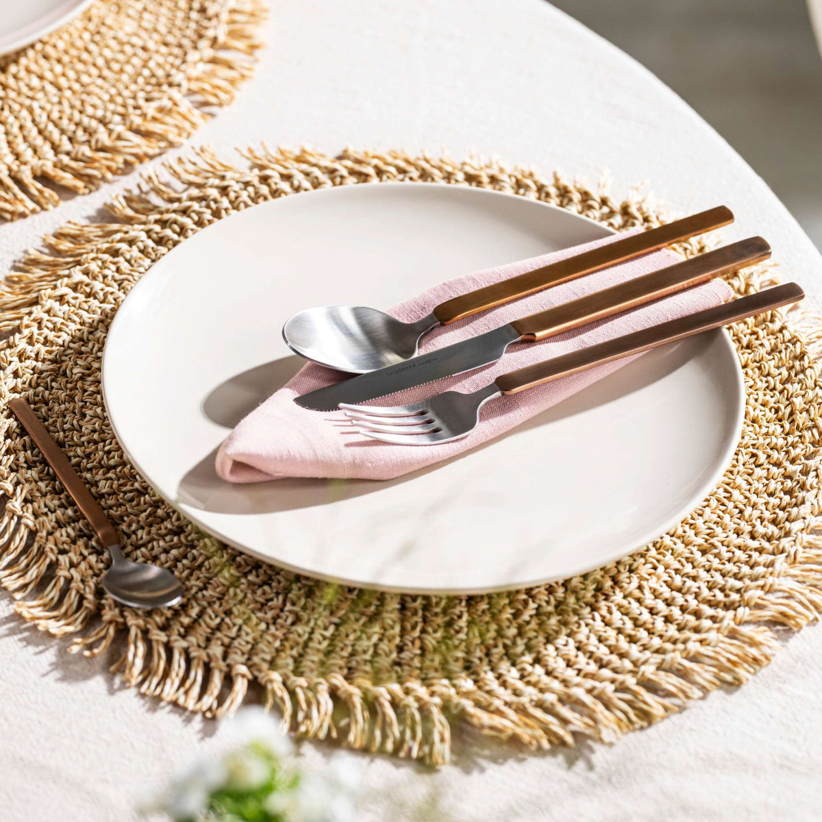 Flatware-set-20-piece-warm-blush-elegant